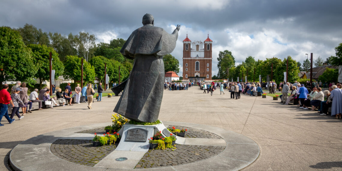 Pirmoji knyga apie nutikusius stebuklus Šiluvoje: žmonių liudijimai