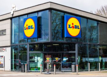 Prisijunk prie galingos „Lidl“ komandos: naujoje darbdavio įvaizdžio kampanijoje – komandiškumas, karjeros galimybės ir konkurencingas atlygis