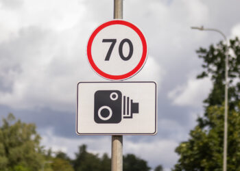 Keliuose – papildomi ženklai prie greičio matuoklių: „Via Lietuva“ paaiškina, ką svarbu žinoti vairuotojams