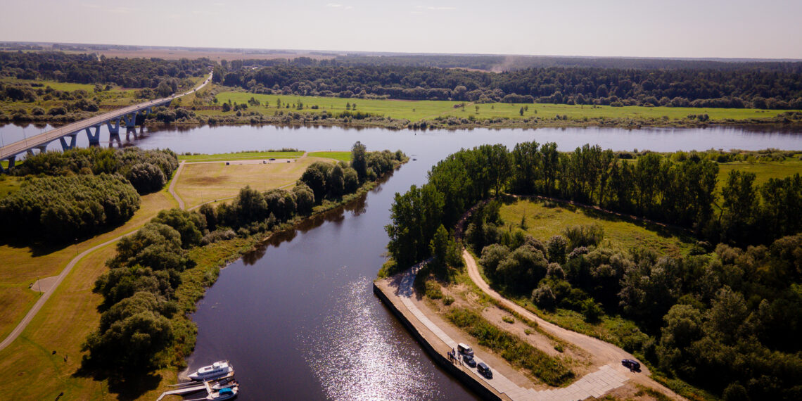 Vystant Jurbarko uostą – dar vienas žingsnis: Klaipėdos uosto direkcijai perduotas žemės sklypas šalia krantinės