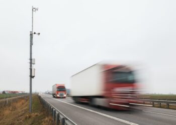 Automagistralėje pastebėjus tokį įrenginį ragina nenustebti: „Via Lietuva“ paaiškino, kokius duomenis jis renka