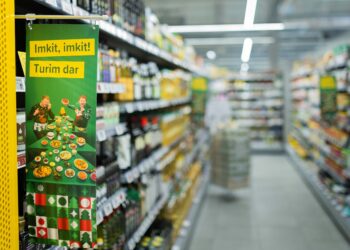 „Iki“ lentynose – nauji, šventiniai rankų darbo tortai ir pyragai: nuo naujo skonio „Napoleono“ iki sniego baltumo skanėstų