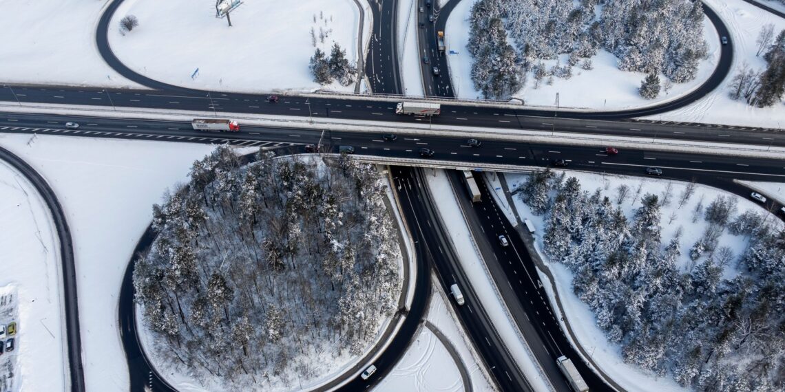 2026-aisiais „Via Lietuva“ didžiausią dėmesį skirs automagistralių bei kritinės būklės tiltų remontui, žvyrkelių asfaltavimui: svarbiausi projektai