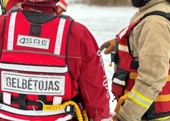 Ugniagesiai gelbėtojai įspėja apie pavojų ant ežerų ir tvenkinių