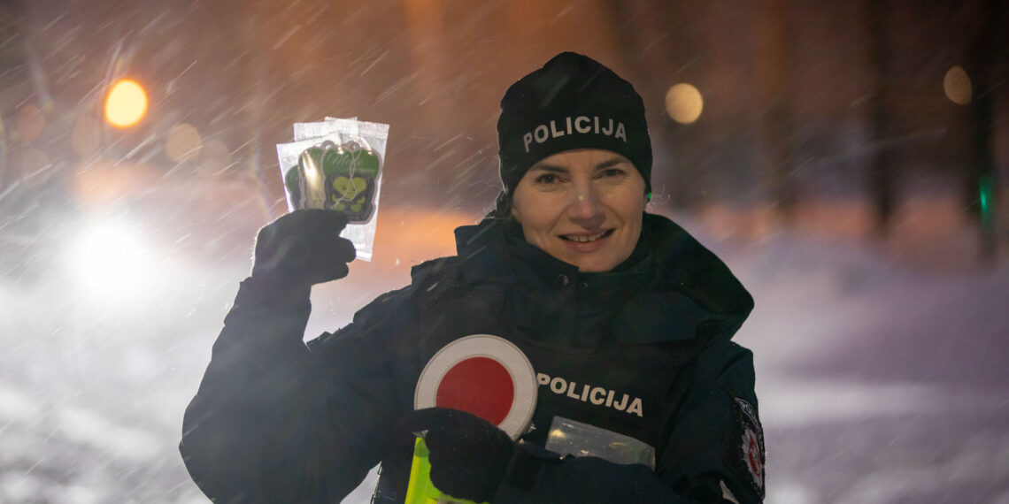 „Meilė veža saugiai“ – žalios širdelės pasklido visoje Lietuvoje