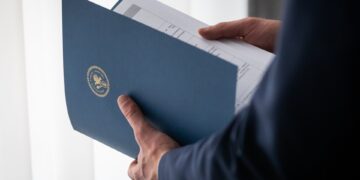 „Čekučių“ skandalas plečiasi: įtariamųjų sąraše – Marijampolės, Birštono ir Kaišiadorių politikai