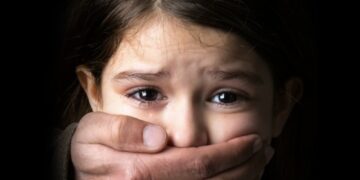 Ekspertai: seksualinis smurtas prieš vaikus Lietuvoje dažnai vis dar lieka nepastebėtas